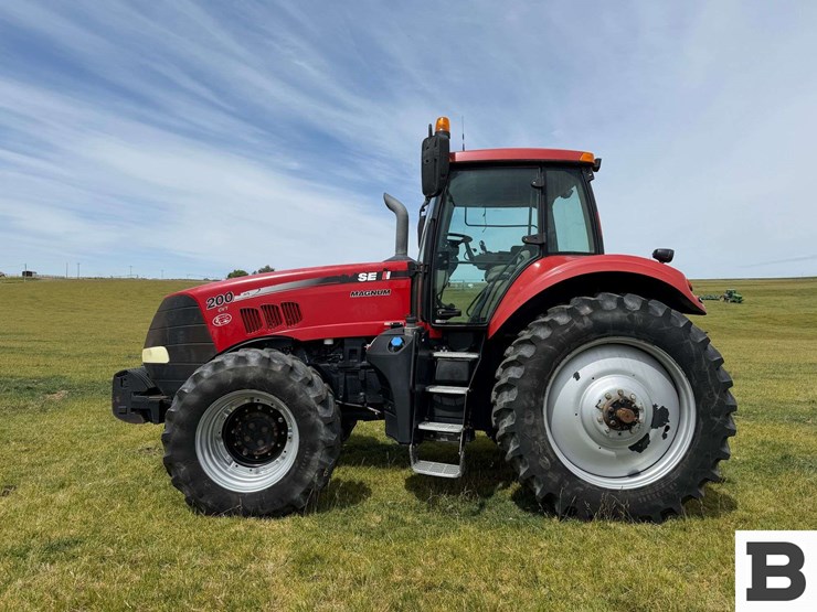 2014-case-ih-magnum-200-cvt-image-3