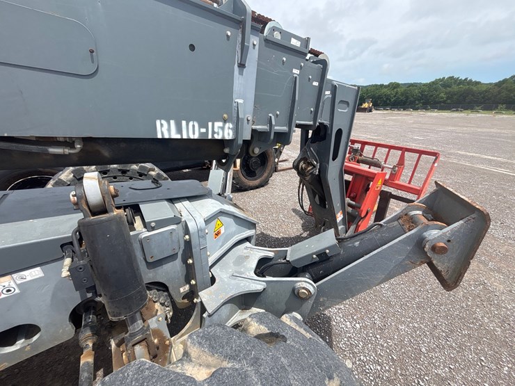 2019-skyjack-sj1056th-image-10