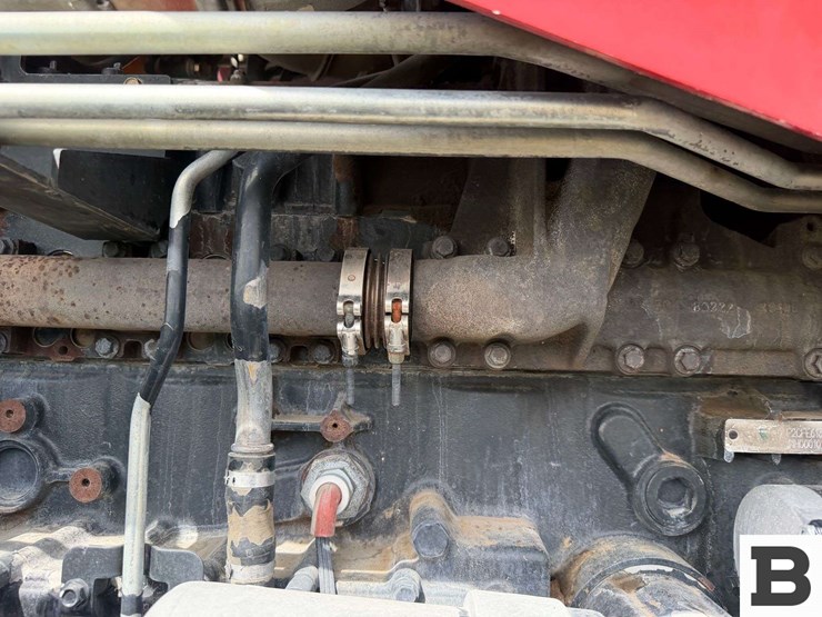 2011-case-ih-magnum-260-image-89