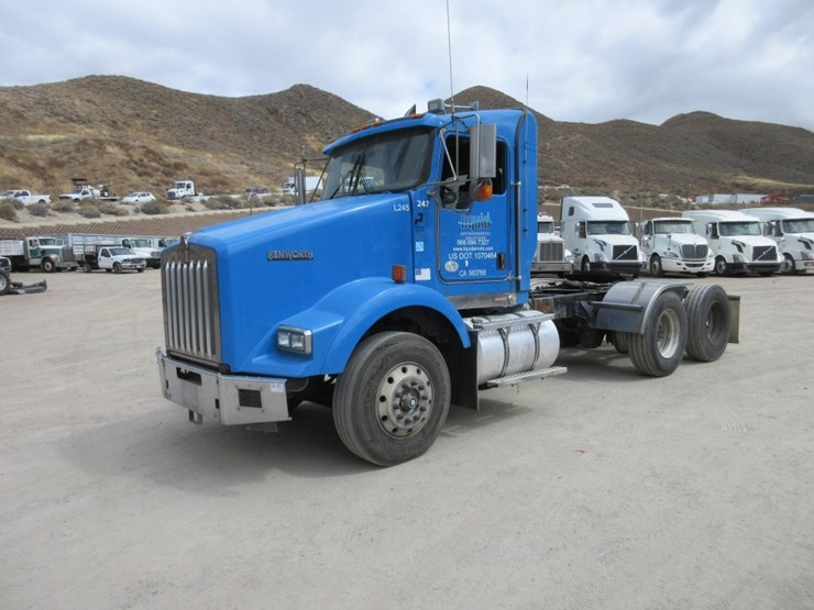 2015-kenworth-t800-image-1
