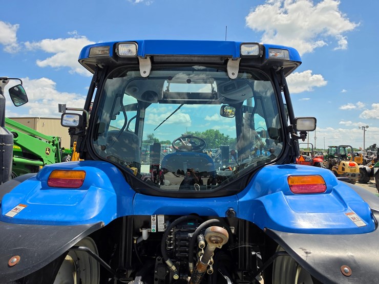 2005-new-holland-ts115a-image-12