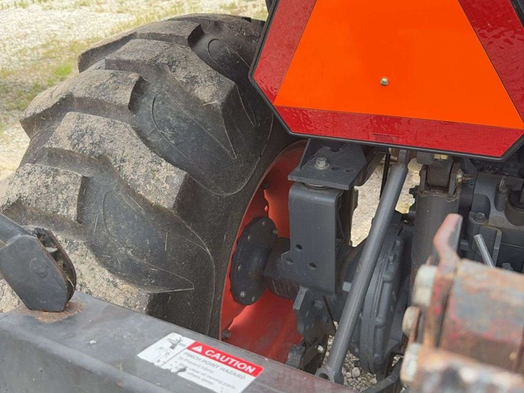 2010-kubota-l5740-image-12