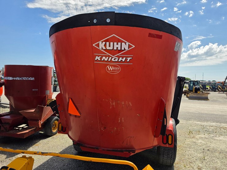2014-kuhn-knight-vt168-image-5