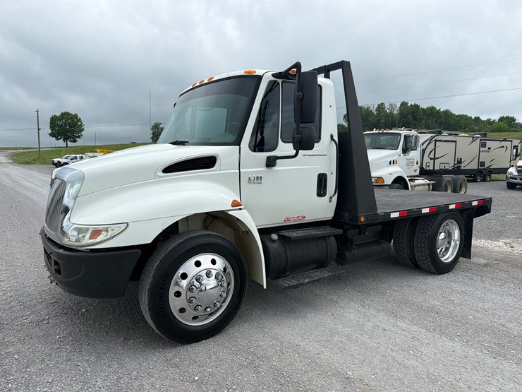 2005-international-durastar-4300-image-1