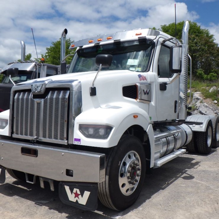 2022 WESTERN STAR 49X