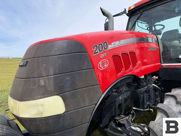 2014-case-ih-magnum-200-cvt-image-15