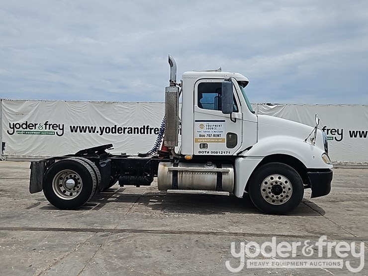 2007-freightliner-columbia-120-image-5