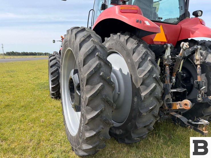 2013-case-ih-magnum-290-image-35