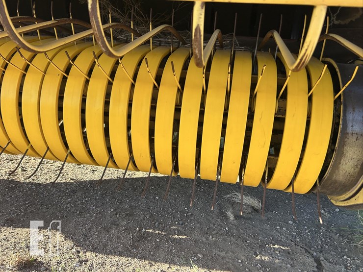 new-holland-660-image-12