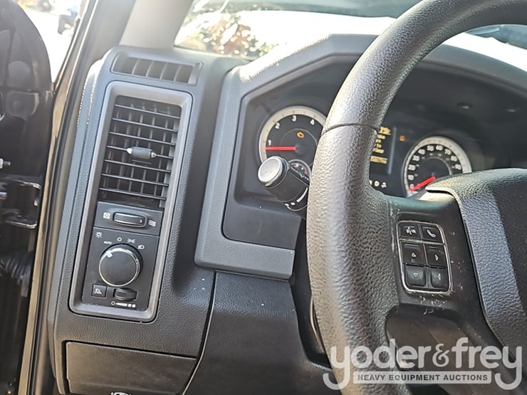 2013-dodge-1500-image-26