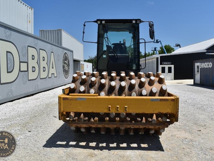 2014-caterpillar-cp56b-image-17