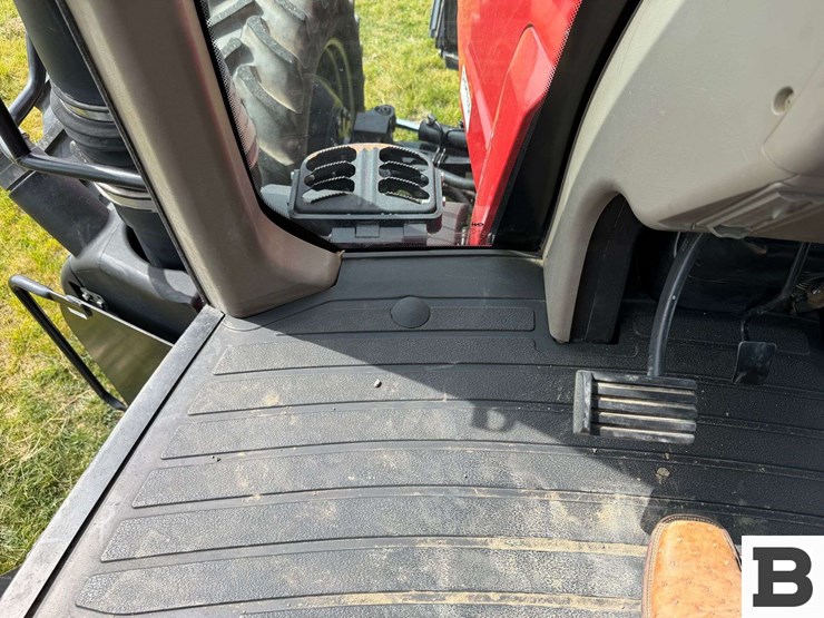 2017-case-ih-magnum-250-cvt-image-107