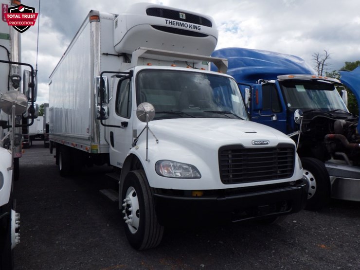 2020-freightliner-m2-106-image-3