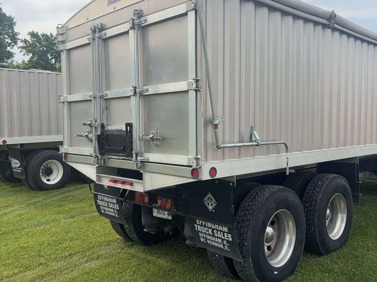 2003-international-durastar-4400-image-42