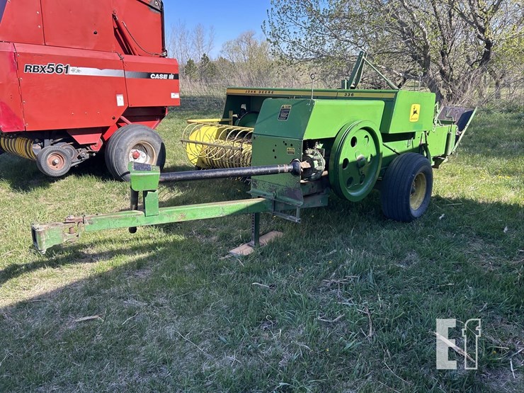 john-deere-336-image-1