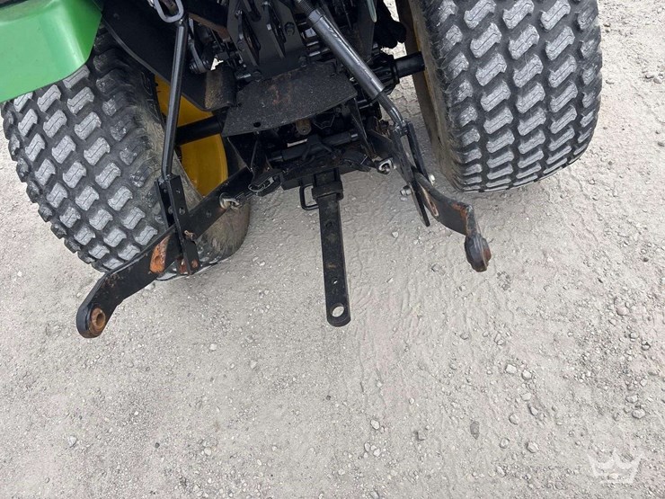 john-deere-2320-image-14