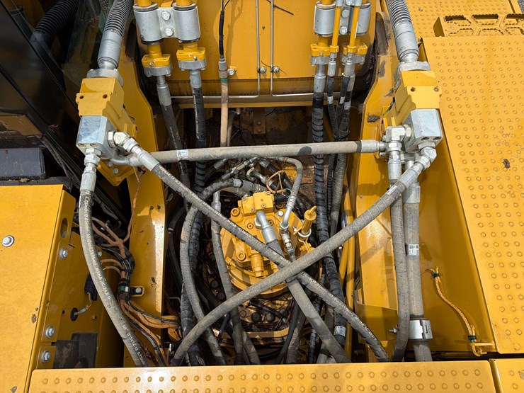 caterpillar-336-image-19