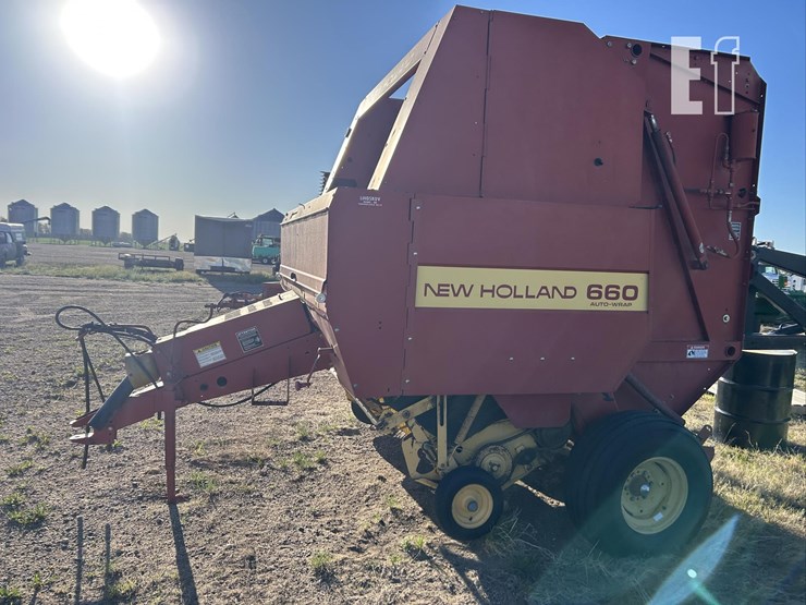 new-holland-660-image-8