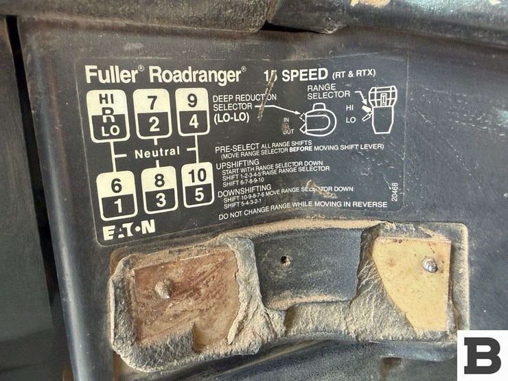1989-freightliner-fld120-image-65