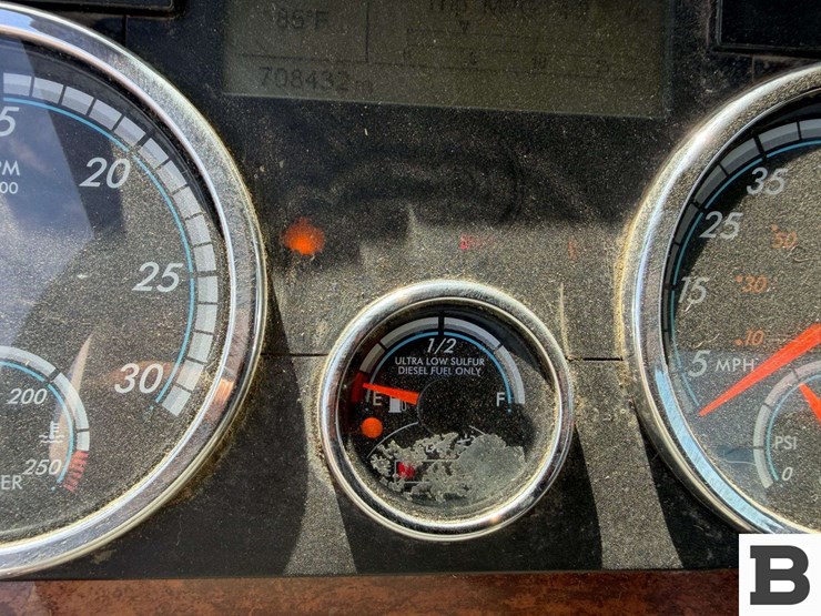 2016-freightliner-cascadia-125-image-66