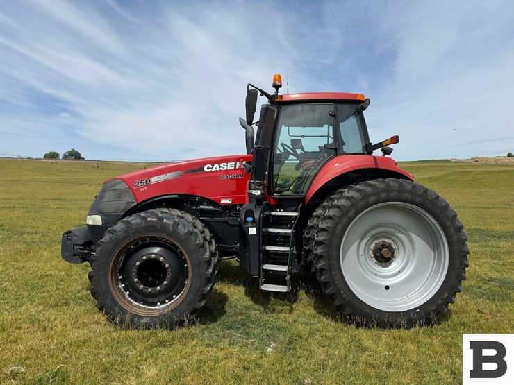 2017-case-ih-magnum-250-cvt-image-4