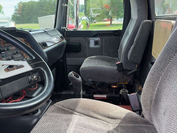1996-cummins-m11-image-27