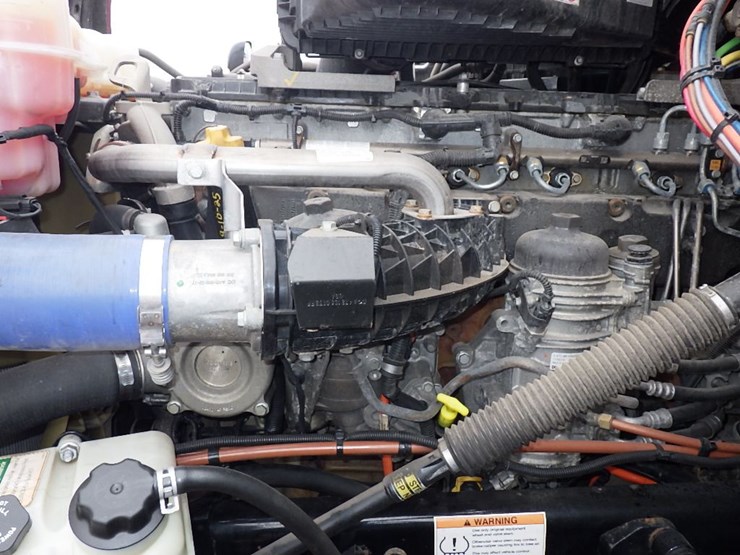 2021-freightliner-cascadia-126-image-26