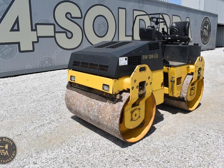 2010-bomag-bw138-image-1