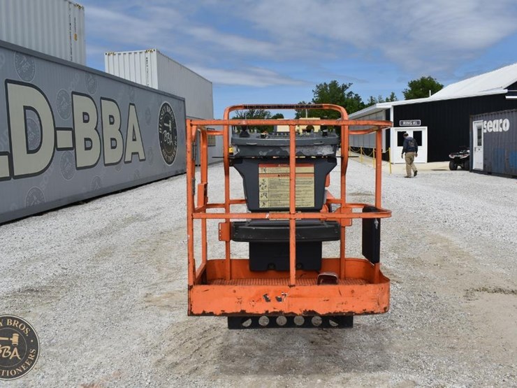 2012-jlg-e400ajpn-image-14