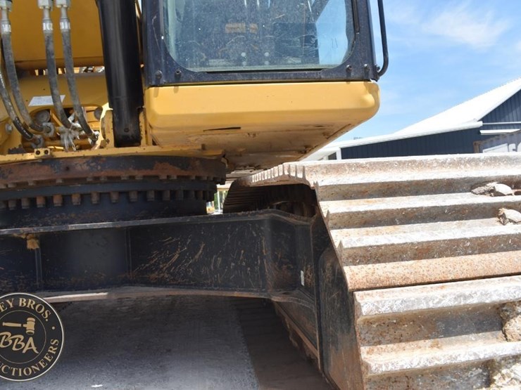 2019-caterpillar-336-image-27