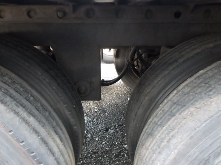 2010-utility-3000r-image-8