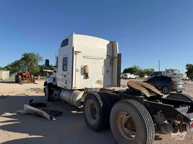 2013-kenworth-t660-image-6