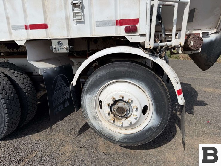 1989-freightliner-fld120-image-28