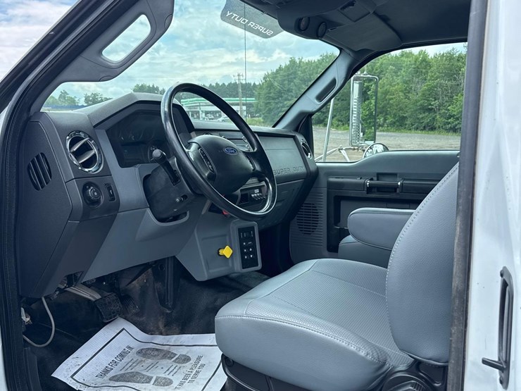 2015-ford-f750-xlt-image-29
