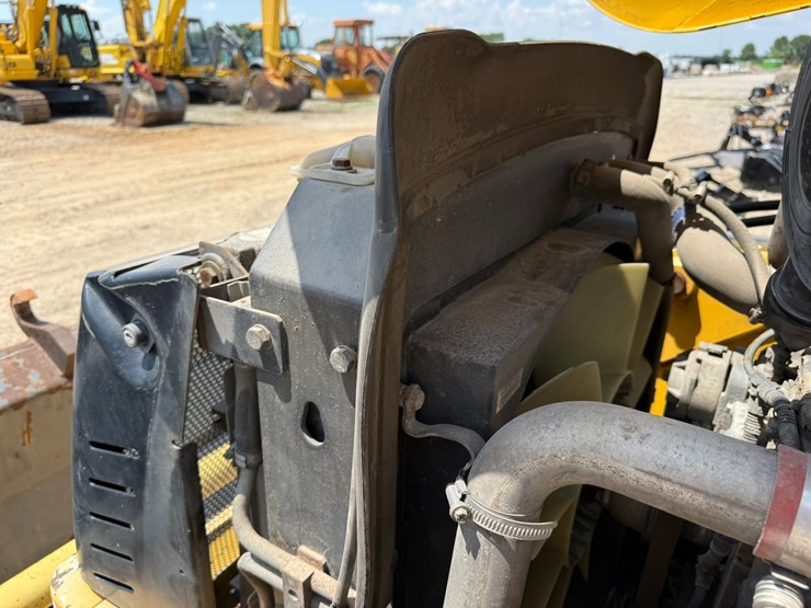 2009-new-holland-b95b-image-43