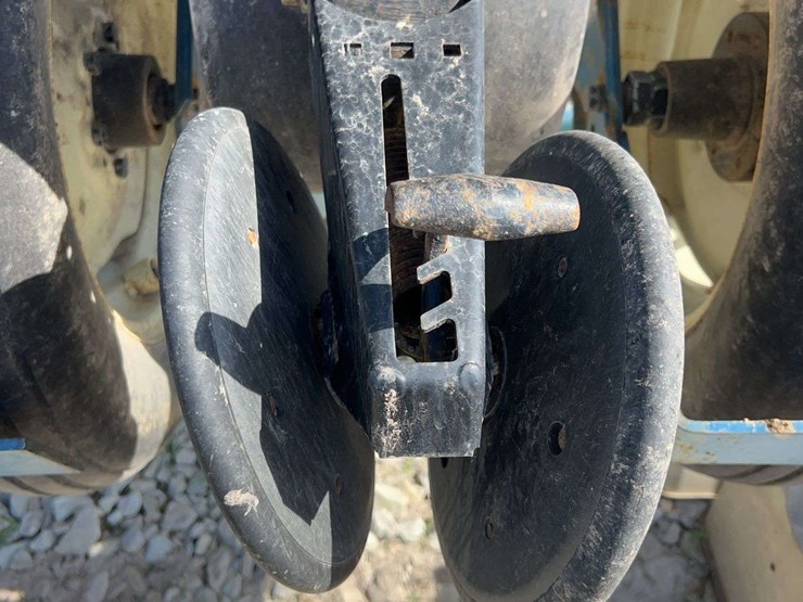 2020-kinze-2600-image-18