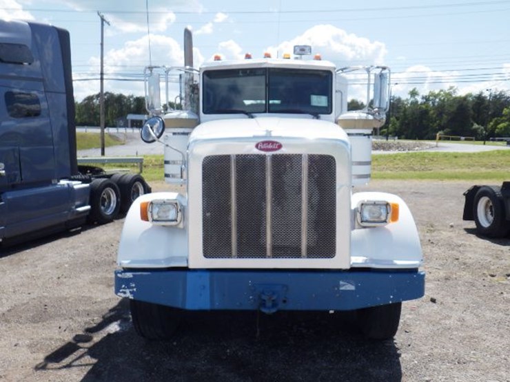 2012-peterbilt-367-image-2