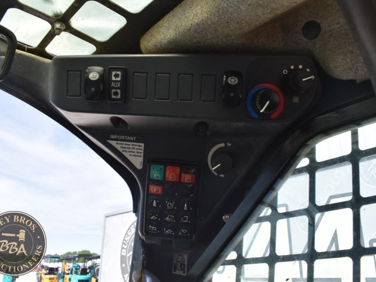 2019-deere-317g-42975-image-45