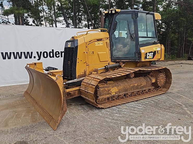 2016-caterpillar-d5k2-lgp-image-1