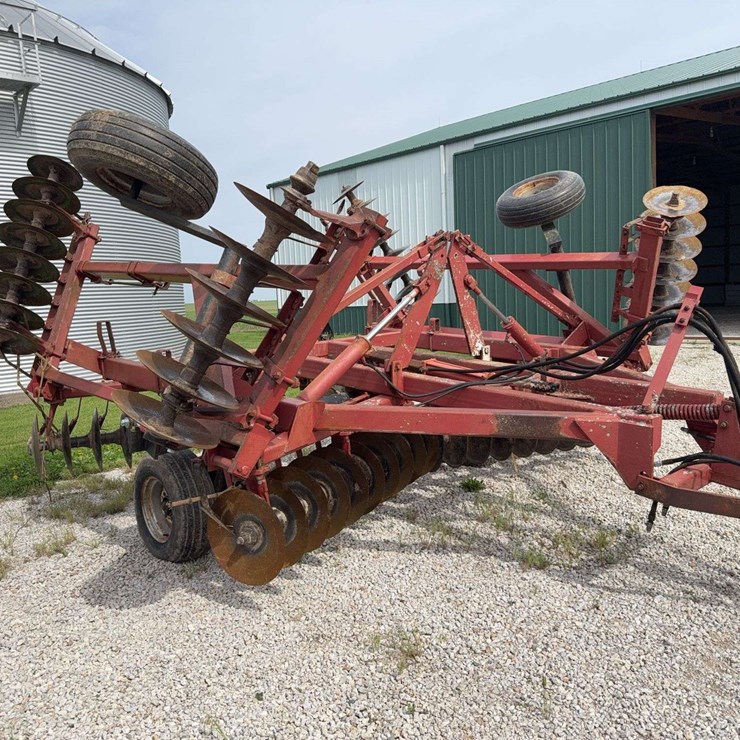 INTERNATIONAL 490