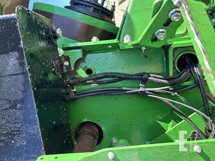 2016-john-deere-l340-image-91