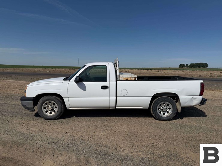 2005-chevrolet-silverado-1500-image-2