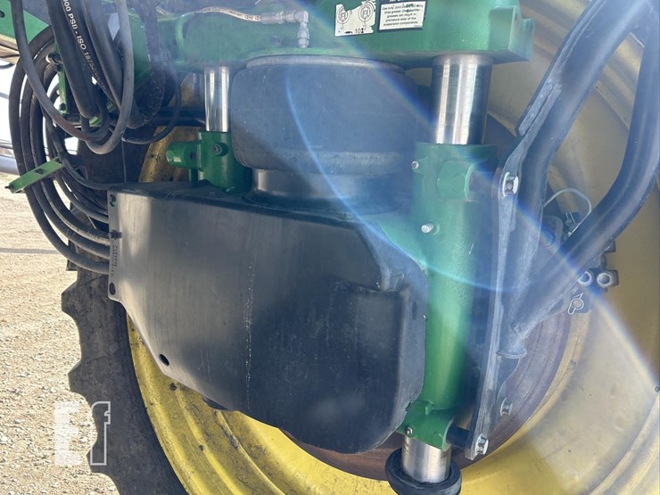 2020-john-deere-r4045-image-57