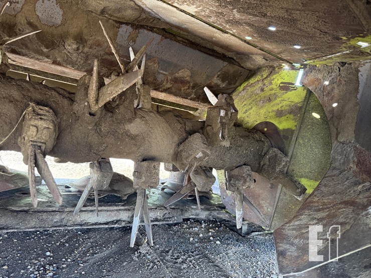 2015-claas-disco-3600fc-image-60