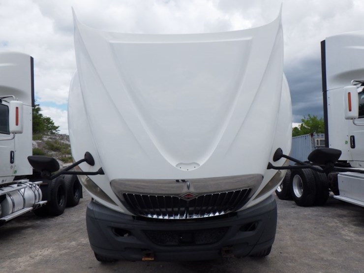 2016-international-prostar-image-23