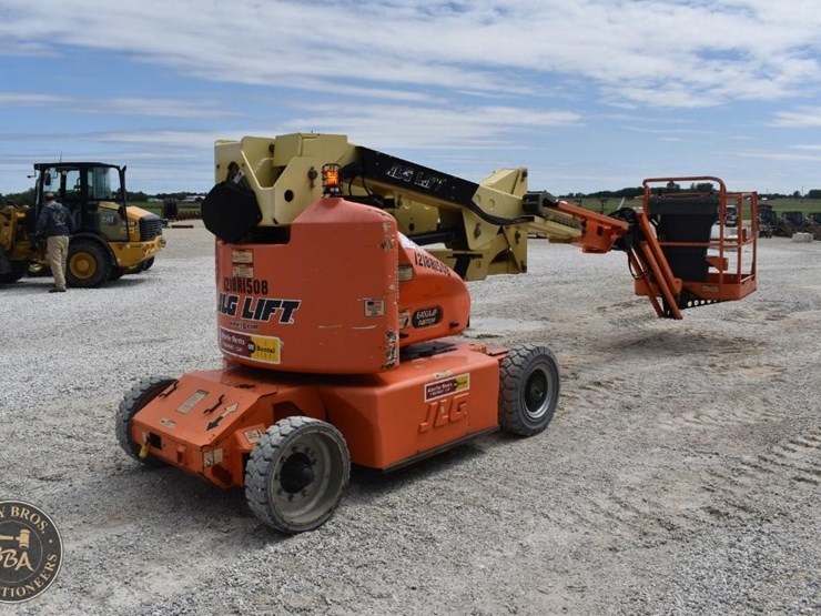 2012-jlg-e400ajpn-image-9