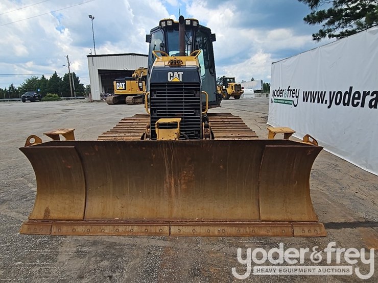 2016-caterpillar-d5k2-lgp-image-8