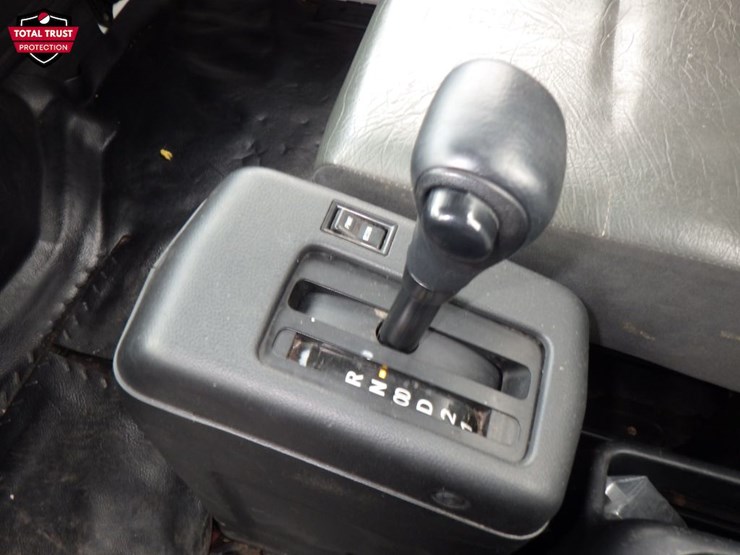 2019-hino-338-image-16