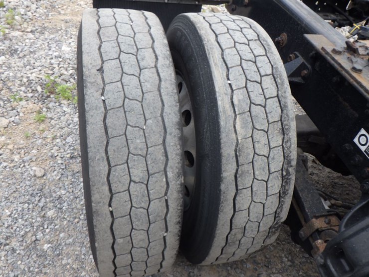 2016-kenworth-t680-image-11