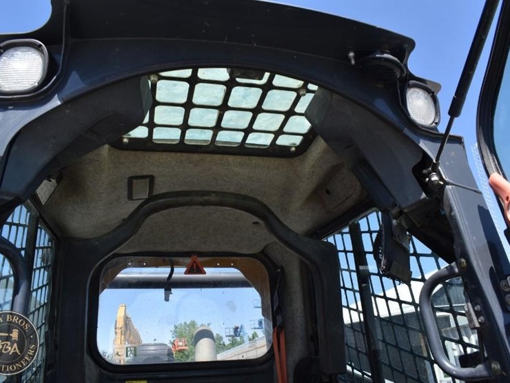 2019-deere-333g-image-40